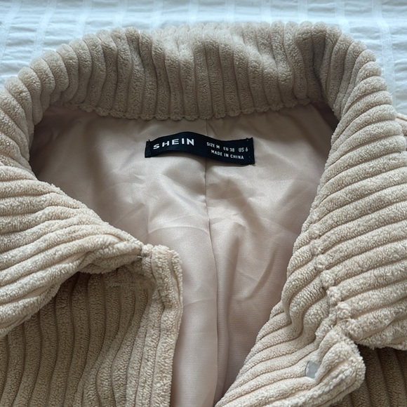 Women’s cropped jacket, corduroy, button up, puffed sleeve, tan, Size M - Picture 4 of 5